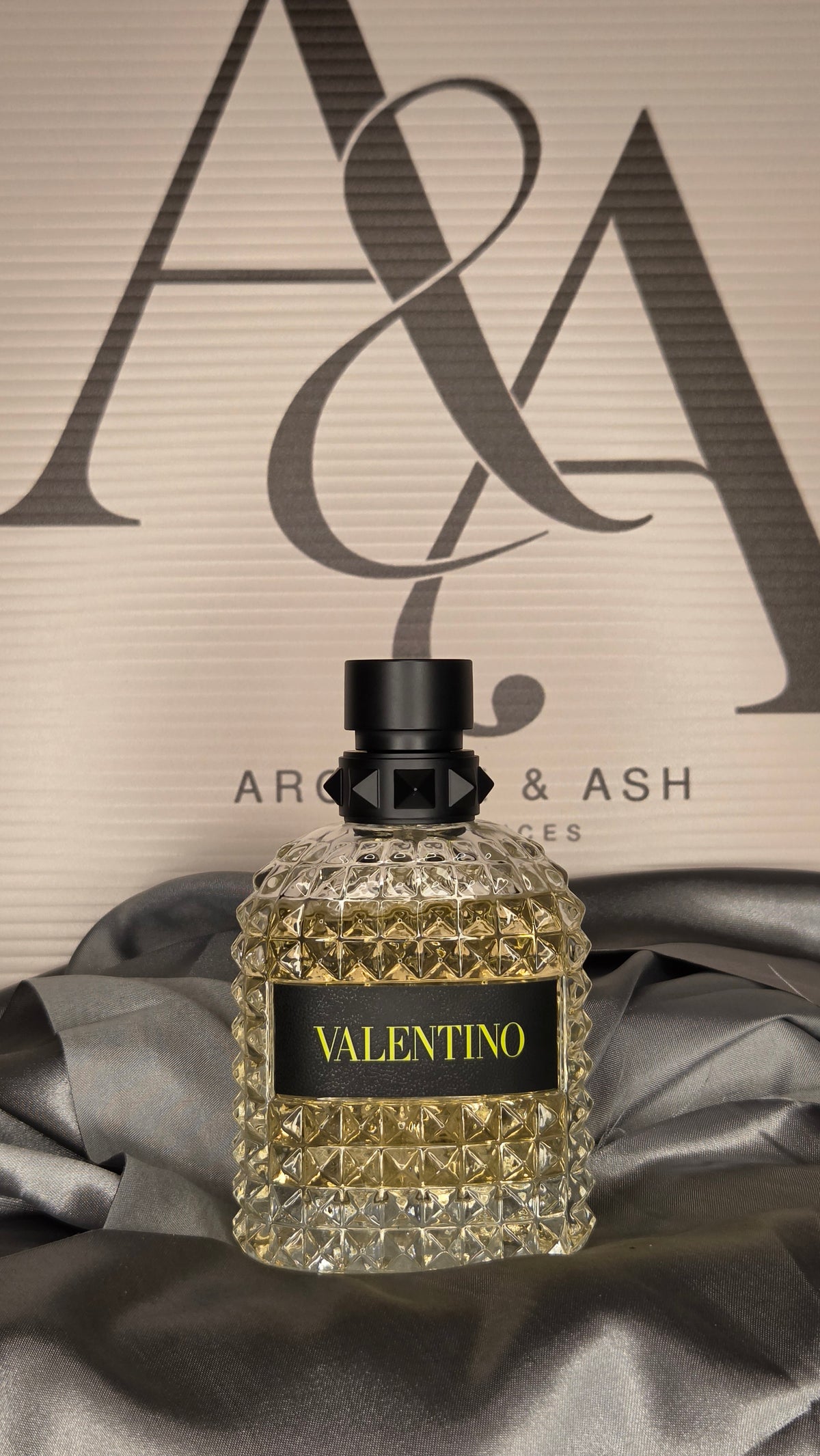 Uomo Born in Roma Yellow Dream EDT — Valentino