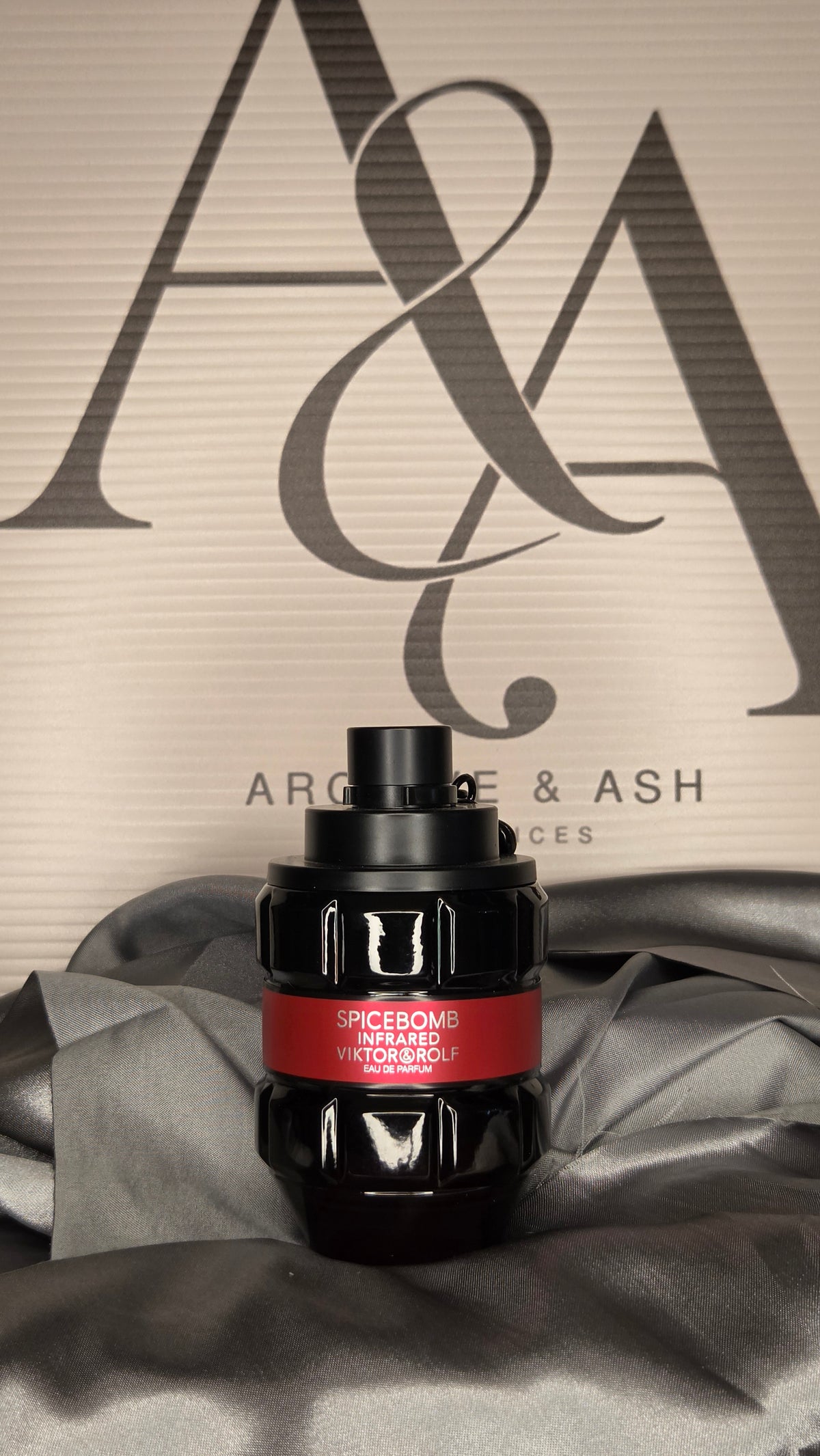 Spicebomb Infrared EDP — Viktor & Rolf