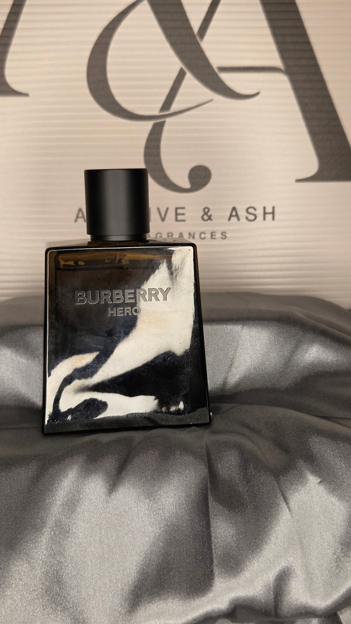 Hero Parfum Intense — Burberry